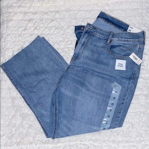 Old Navy Denim - Old Navy Flare Ankle Length Jeans- Size 16 NWT